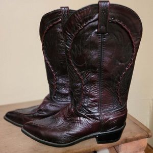 Men’s size 13 dark brown boots, in great condition